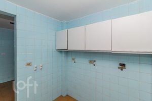 Image 9 - 883120