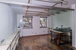 Image 19 - 883120