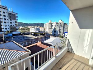 Image 3 - 883123
