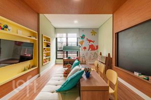 Image 18 - 883127