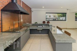 Image 21 - 883127