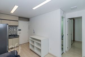 Image 2 - 883127