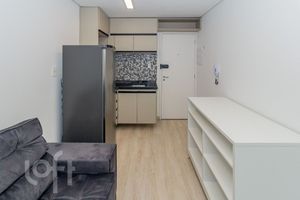 Image 3 - 883127