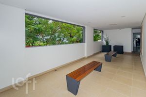 Image 17 - 883127
