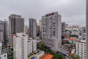 Image 10 - 883127