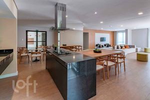 Image 11 - 883127