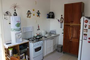 Image 10 - 883131