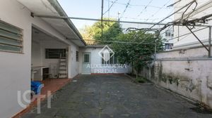 Image 21 - 883140