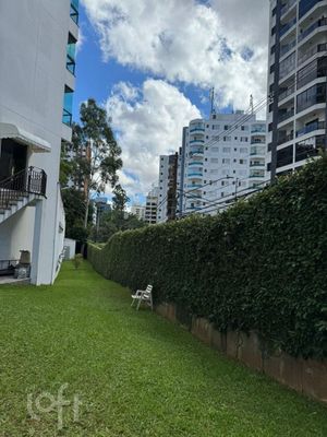 Image 25 - 883144