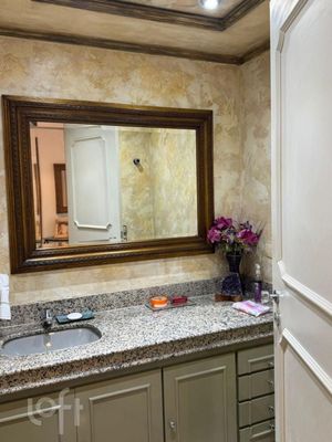 Image 18 - 883144