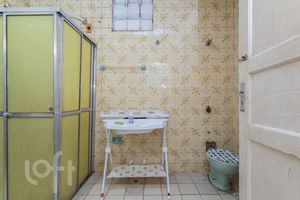 Image 17 - 883146