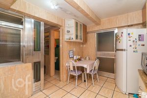 Image 11 - 883148