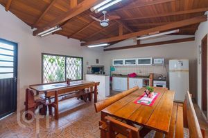 Image 24 - 883148