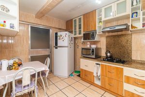 Image 10 - 883148