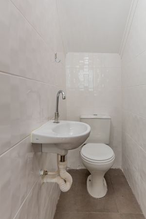 Image 32 - 883154