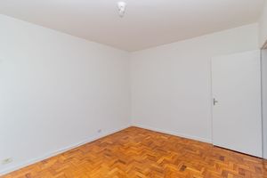 Image 14 - 883162