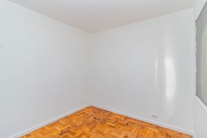 Image 16 - 883162