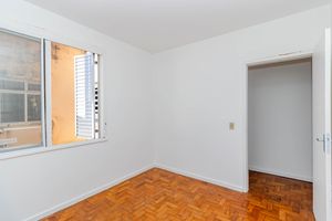 Image 18 - 883162