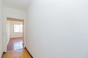 Image 34 - 883162