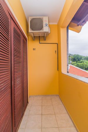 Image 15 - 8832