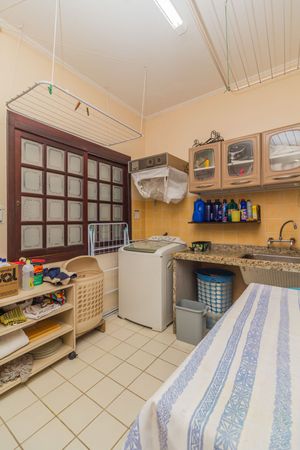 Image 22 - 8832