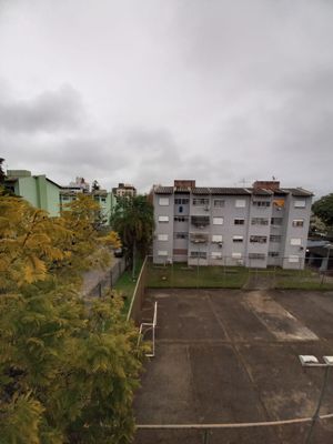 Image 3 - 883200