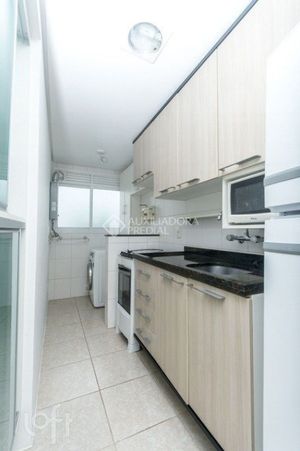 Image 10 - 883201