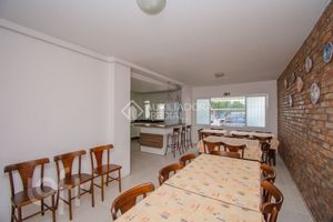 Image 18 - 883201