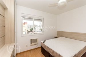 Image 3 - 883201