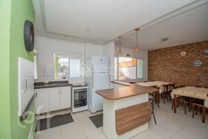 Image 21 - 883201