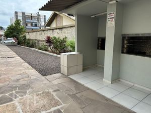 Image 14 - 883204