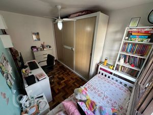 Image 8 - 883204