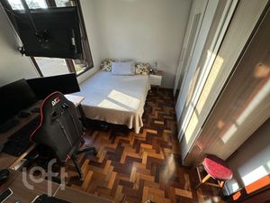 Image 10 - 883204