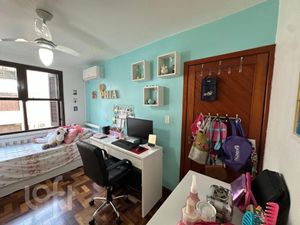 Image 11 - 883204