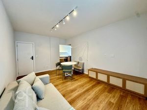 Image 19 - 883205