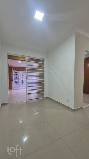 Image 31 - 883206
