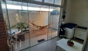 Image 13 - 883212