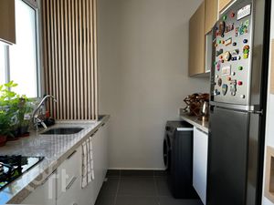 Image 14 - 883214