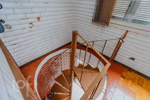 Image 36 - 883220