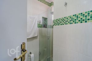 Image 16 - 883220