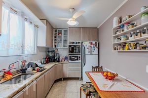 Image 7 - 883220