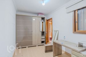 Image 19 - 883227
