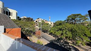 Image 13 - 883235