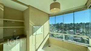 Image 5 - 883236