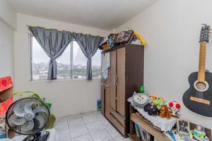 Image 7 - 883240
