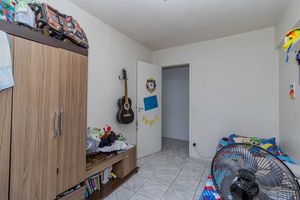 Image 10 - 883240