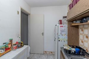Image 20 - 883240
