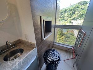 Image 10 - 883241