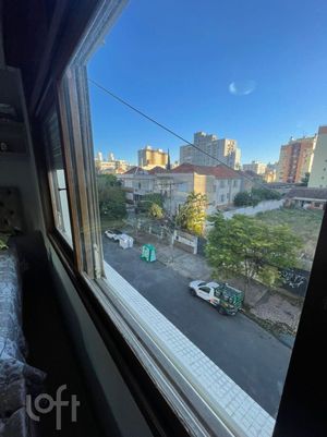 Image 24 - 883242