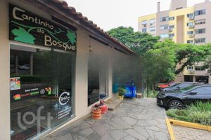 Image 40 - 883245